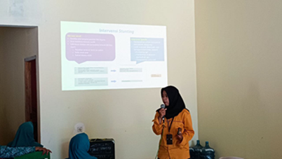 Gb 1. Penyampaian materi pertama penurunan stunting di Desa